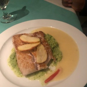 Dorado con pure de brocoli