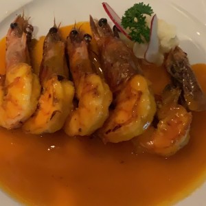 LANGOSTINOS EN SALSA DE MARACUYA