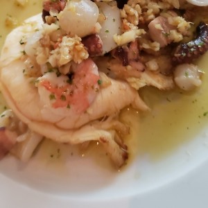 LANGOSTA CON MARISCOS AL OLEO