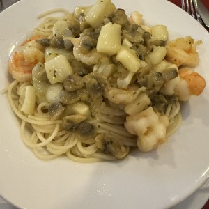 Pastas - Spaghetti Con Mariscos