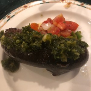 morcilla con chimichurri y salsa pebre