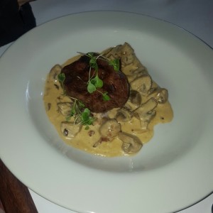 Lomo de res stroganoff 