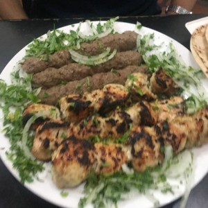 Pinchos pollo y kafta