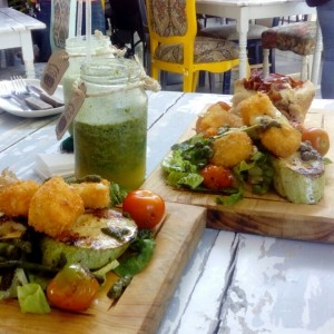 Sandwich Massimo y ensalada Vegan