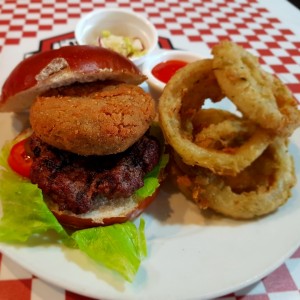 Karu-pana Burger 