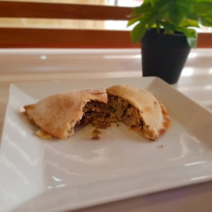 Pastelito relleno de carne molida 