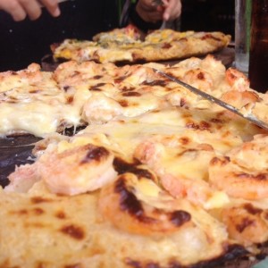 Pizza en Crema de Camarones