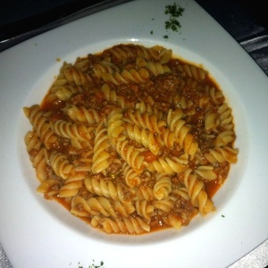 Fusilli con salsa bologna (regular)