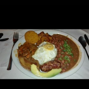 Mini bandeja paisa con sobre barriga