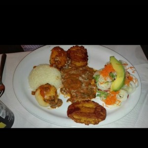 Plato de sobre barriga
